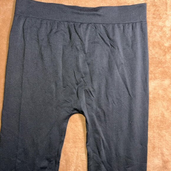 Yelete Women Plus Size Solid Black‎ Nylon Spandex Stretch Ankle Leggings (Z) - Picture 2 of 5